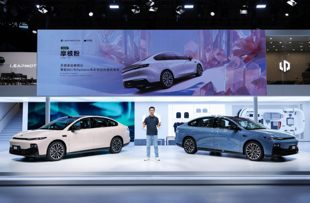 零跑攜全系產品亮相2025上海車展，年輕人的高品質智能轎車B01驚艷首秀